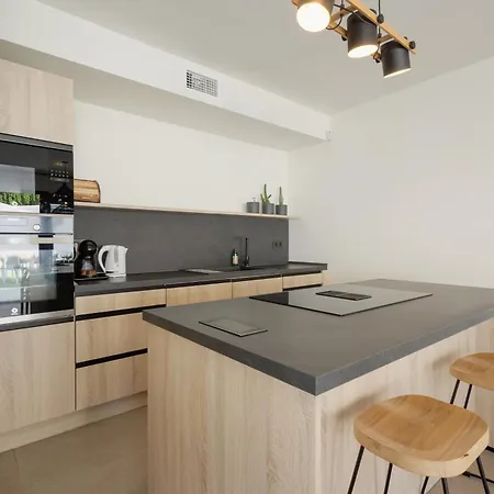 Villa With Minimalist Decor, Pool And Bbq, Two Minutes' Walk From Costabella Marbella