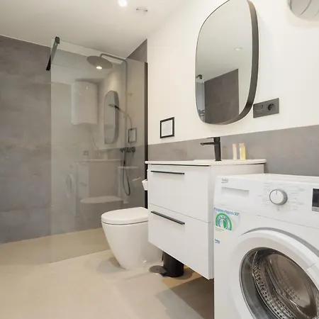 With Minimalist Decor, Pool And Bbq, Two Minutes' Walk From Costabella