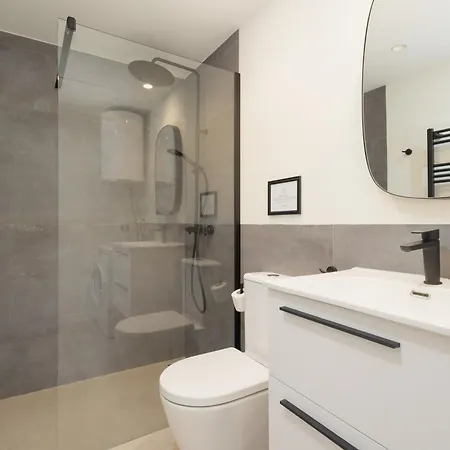 With Minimalist Decor, Pool And Bbq, Two Minutes' Walk From Costabella Marbella