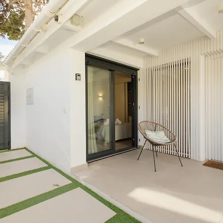 With Minimalist Decor, Pool And Bbq, Two Minutes' Walk From Costabella Marbella